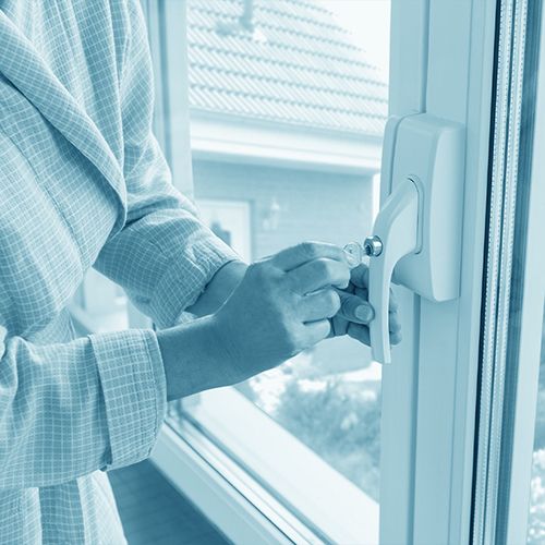 Ihr Sicherheitsprodukt: Zusatzsicherungen. Zusatzsicherungen für Fenster und Türen bei Rehsta.