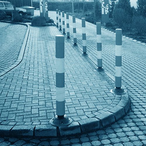 Ihr Sicherheitsprodukt: Objektausstattung. Parkbügel, Sperrpfosten, Abfallbehälter, Spielplatzobjekte und viele Objekte mehr bei Rehsta.